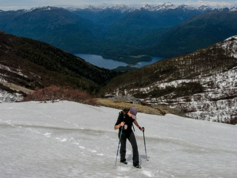  Cerca de la cumbre, camino sobre nieve